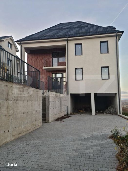 Vila in Dezmir cu 5 camere in zona rezidentiala de lux!