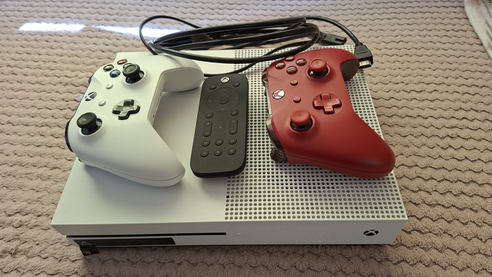 Vind rezervat xbox one s 512gb perfect funcțional cu ce se vede