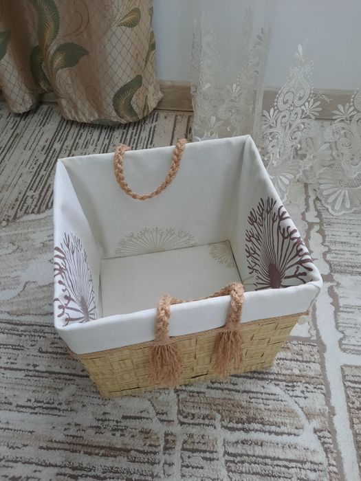 Қолдан жасалған бұйымдар сатылады