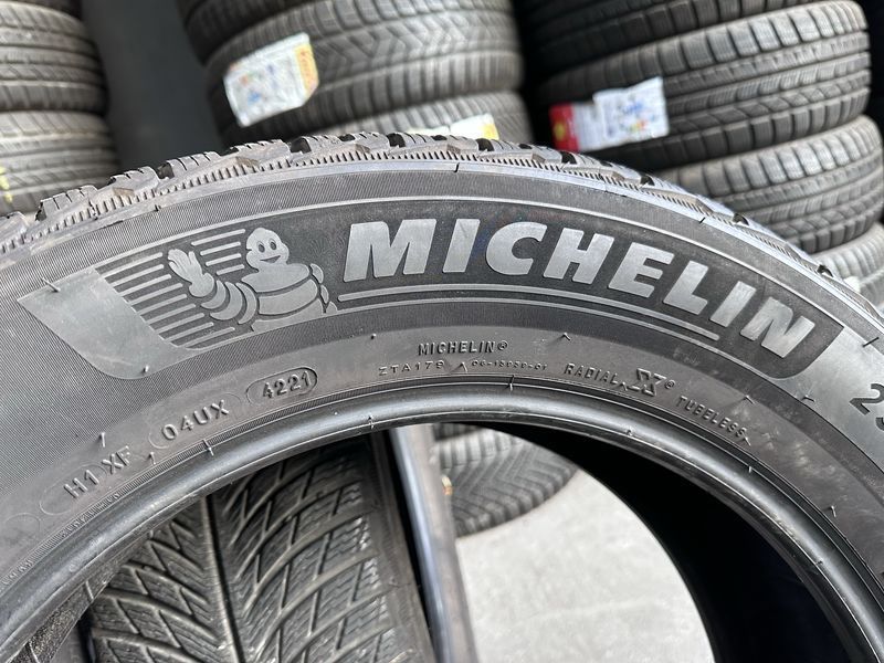 235/60/18 MICHELIN 4бр