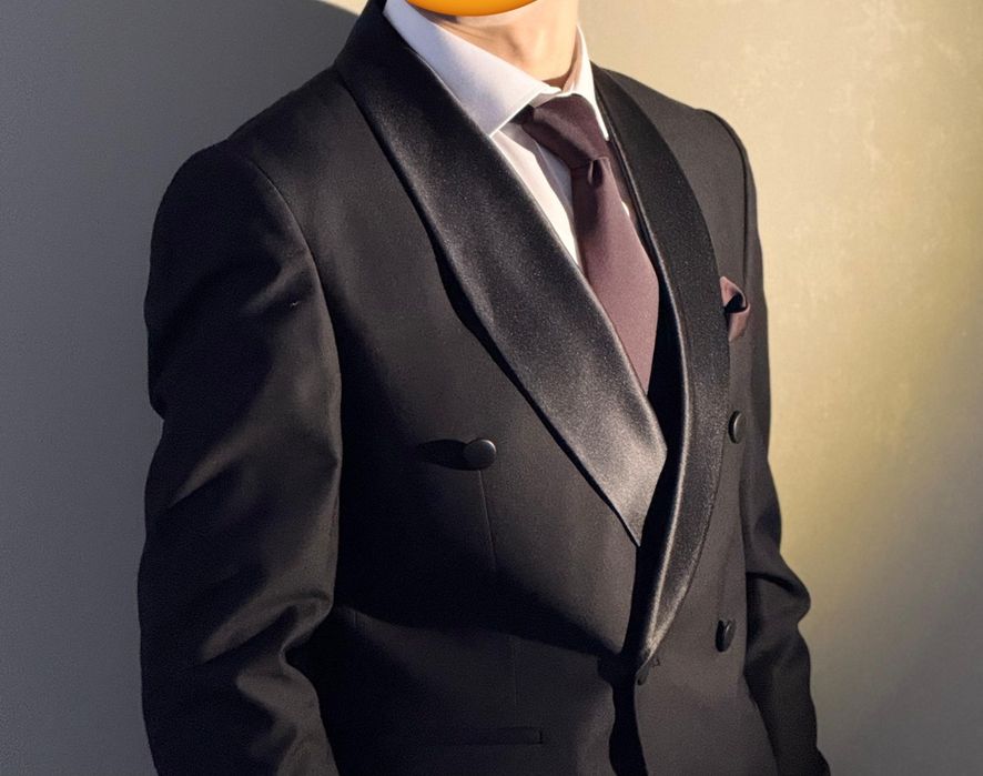 Смокинг продам новая 48 размер