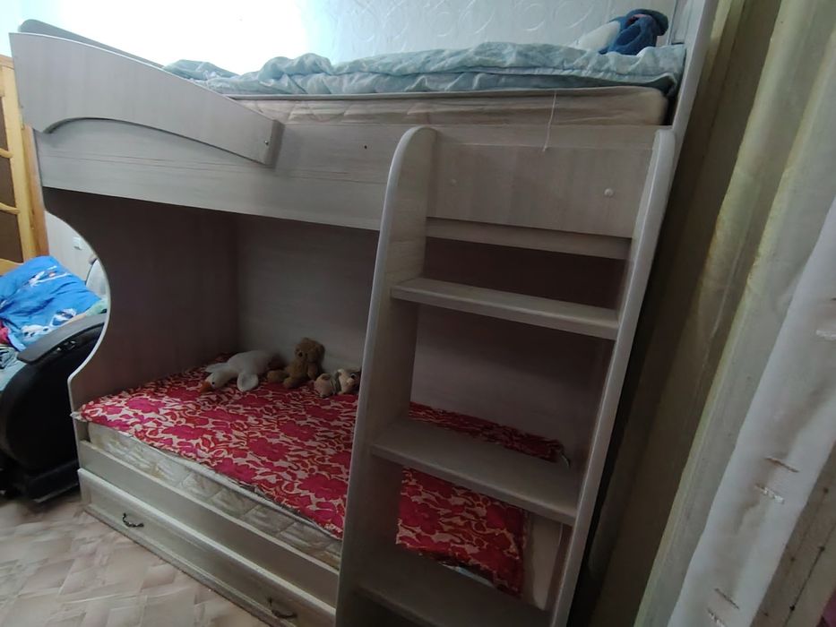 Кровать двухъярустная
