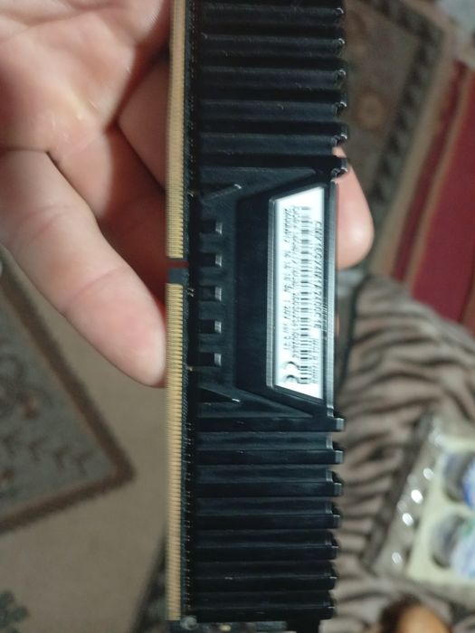 Plăcuță de RAM DDR4 16 GB   Vengeancer LPX