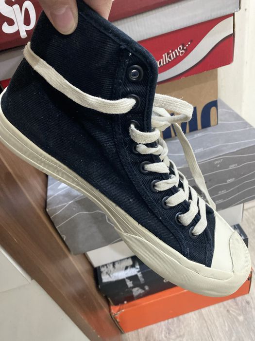 Мужские кроссовки Zara.