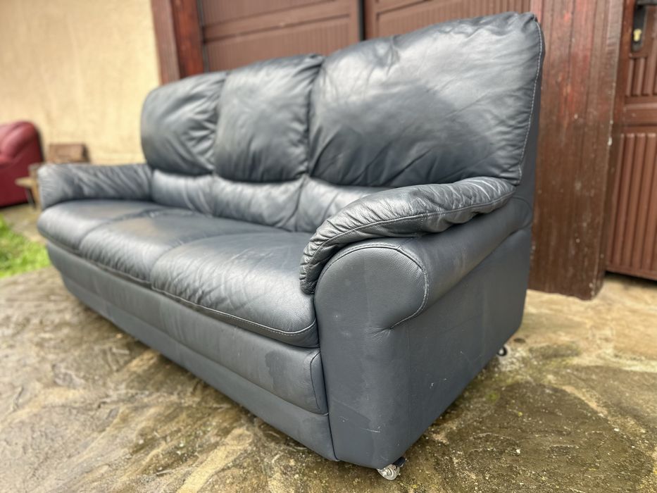 Кожен диван с 3 седалки с колелца
