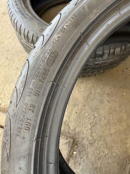2 Anvelope Vara 245/35/19 Pirelli
