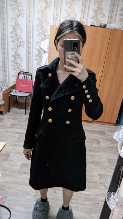Пальто чёрное размер М от бренда MANGO