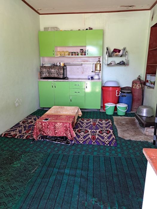 Uy sotiladi 14sotix hovli