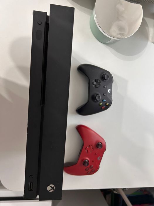 Vand Xbox One X.