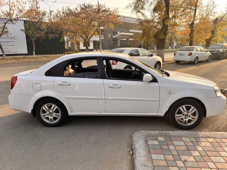 Chevrolet Lacetti / Gentra 2011 — 2
