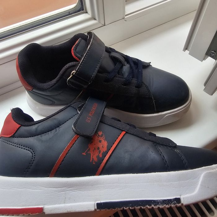 Adidasi USPA marimea 34, 2 perechi