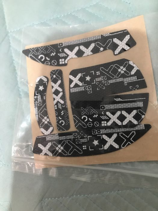 Продаю мышку attack shark x11 срочно