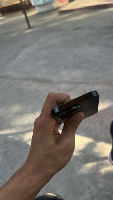 Iphone 14 pro qora