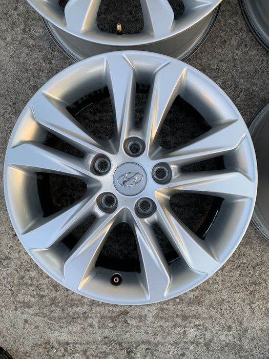4ри броя оригинални алуминиеви джанти 5х114,3 16ки  за Хюндай/Hyundai