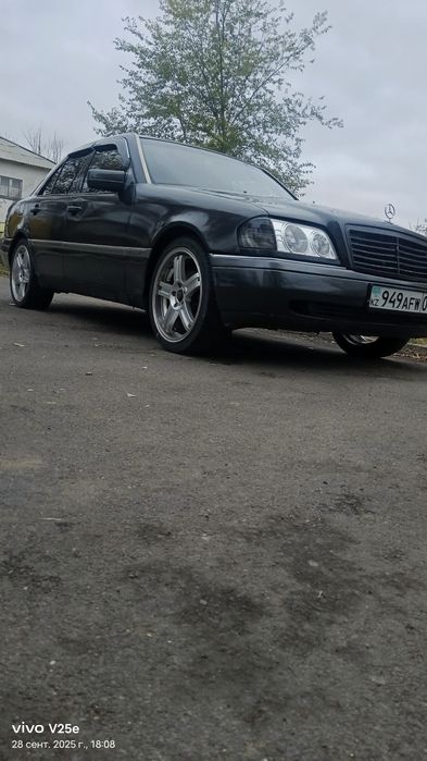 Продам комплект зимних шин с дисками