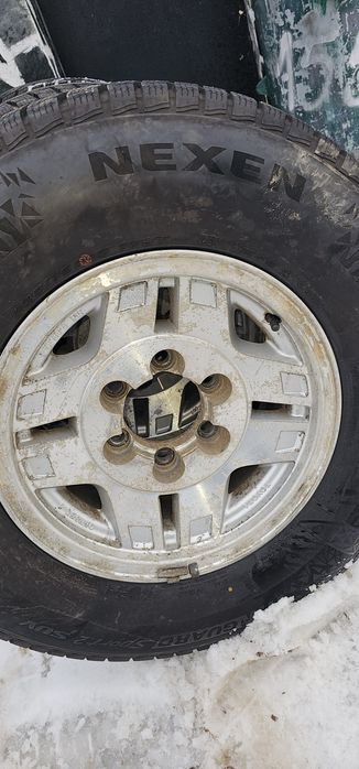 Гуми с джанти за джип