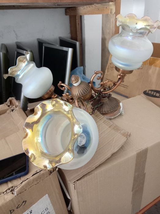 Продам люстры хорошего качества,