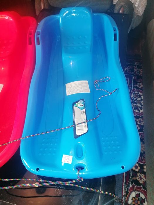 Пластмасови шейни  2бр.