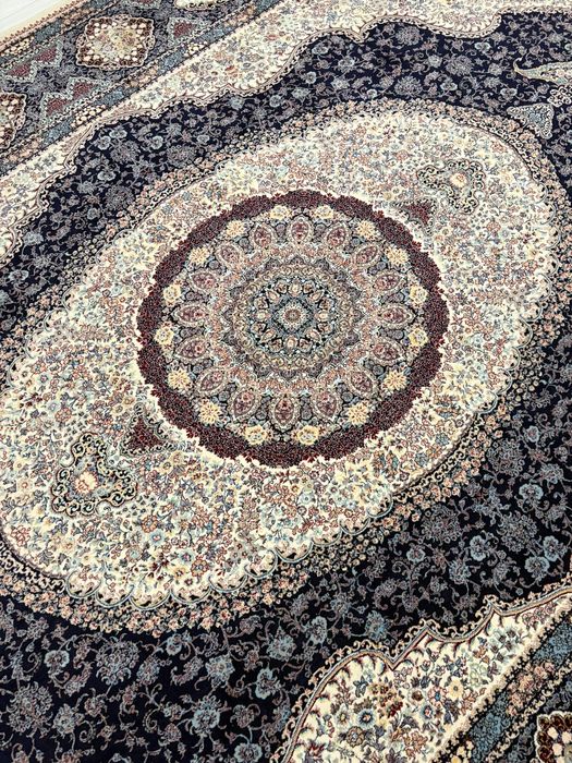 Продам ковер 2/4