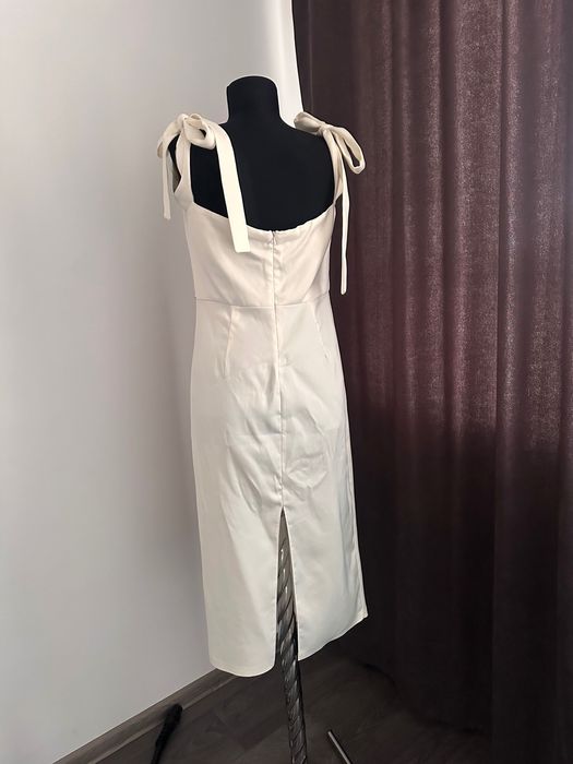 Къси Дамски Рокли, Бяла и Черна