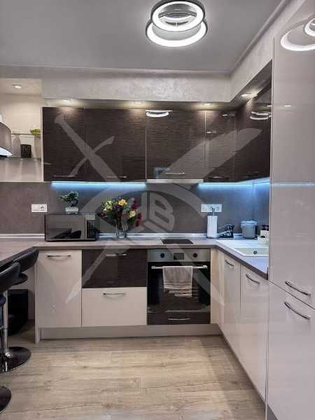 Продава се Двустаен апартамент в Бургас, Лазур - 56 кв.м за 1855 €/кв.м - Снимка #4