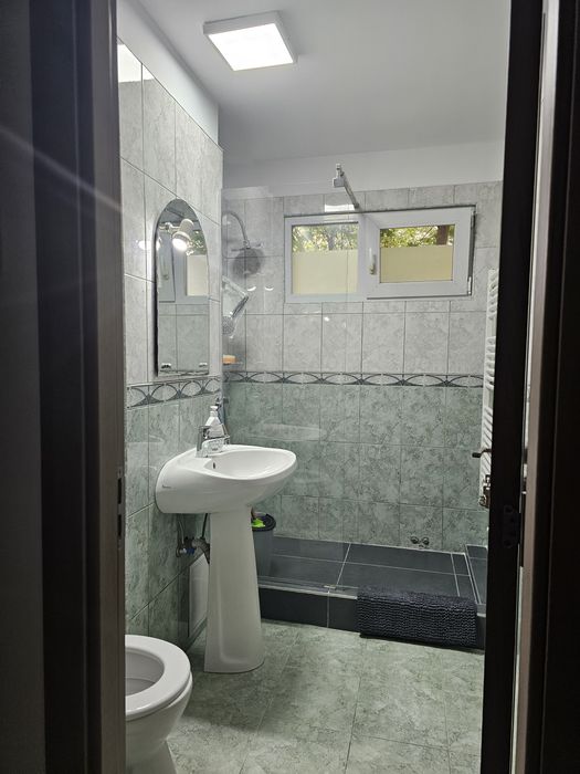 Inchiriez apartament semidecomandat 2 camere, parter Astra