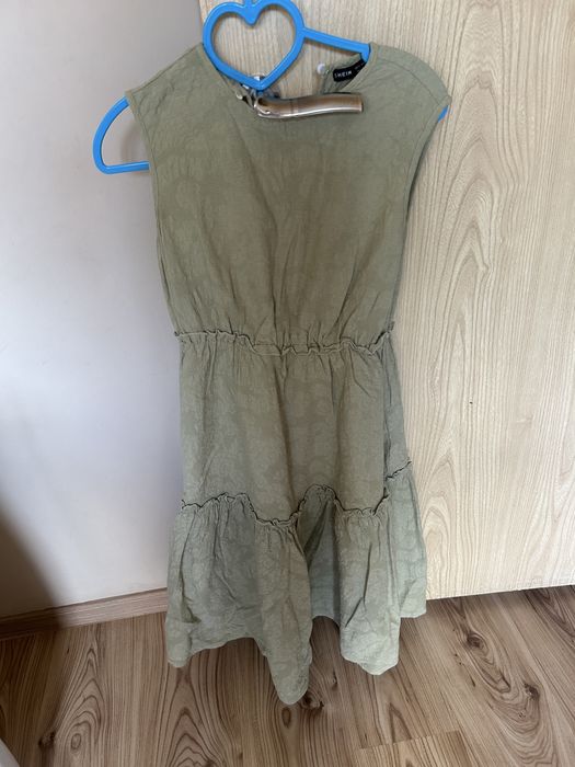 Дамски нови рокли  S