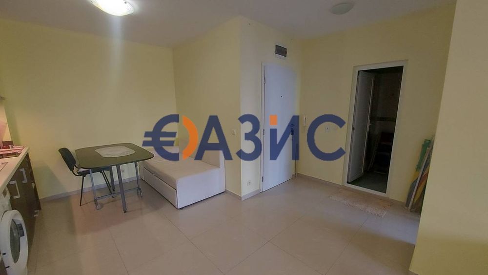 Продава се Двустаен апартамент в Поморие - 64 кв.м за 1157 €/кв.м - Снимка #2