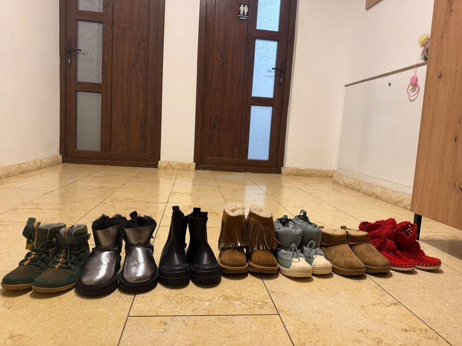 Incaltaminte fetita noi sau aproape noi