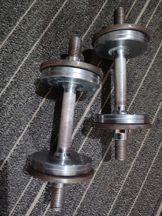 Продам  гантели.