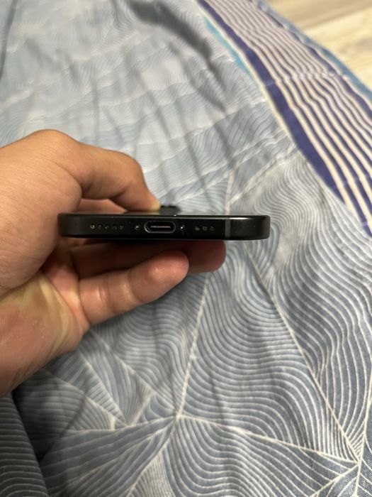 iPhone 15 128GB
