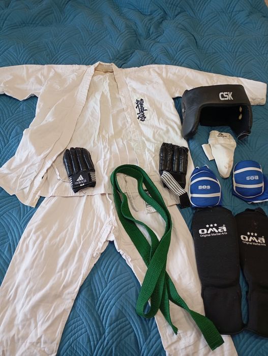 Продам костюм для каратэ