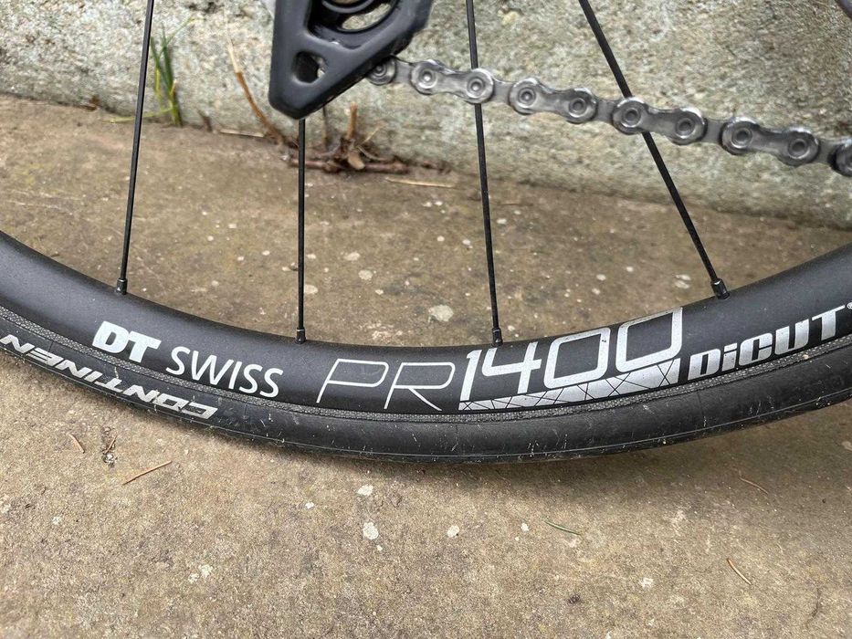 Specialized Roubaix SPORT Shimano 105 cu upgrade roti DT Swiss PR 1400