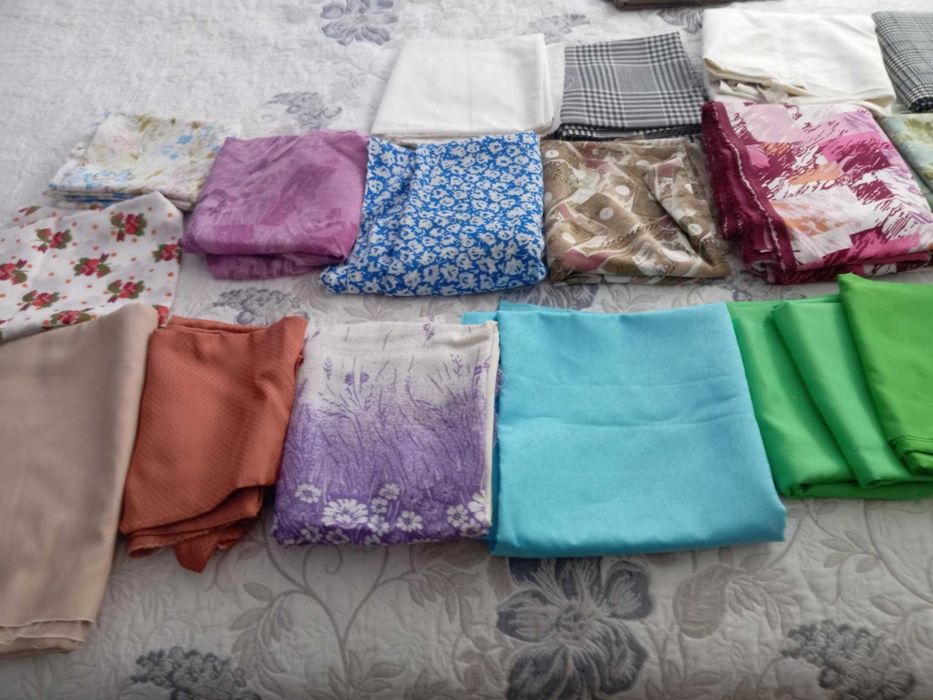 Куки за плетене, шевни макари и платове