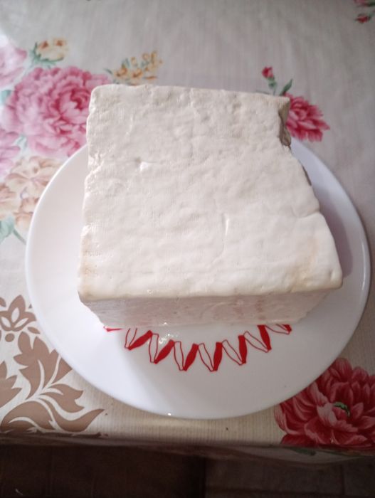 Vând telemea de capră