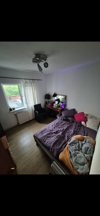 Inchiriez apartament 4 camere