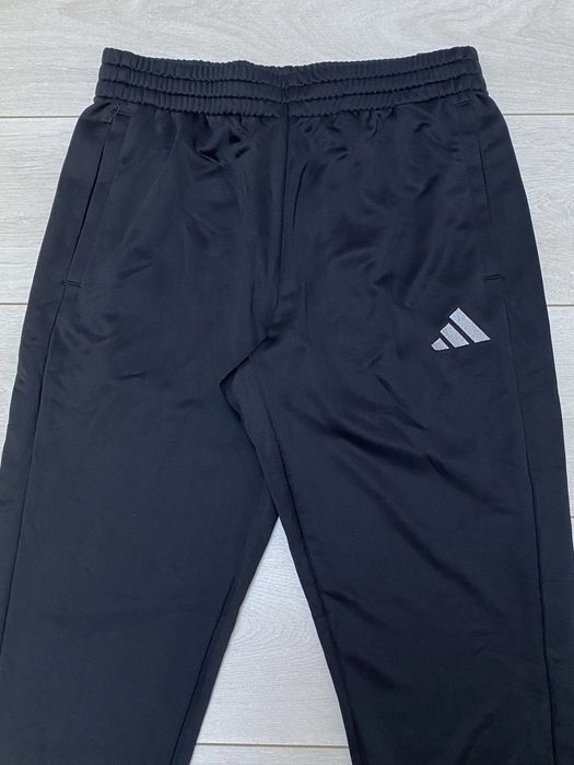 Pantaloni de trening bărbați Adidas nou, M