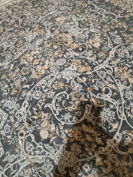 Продается палас в хорошим состоянии как новая