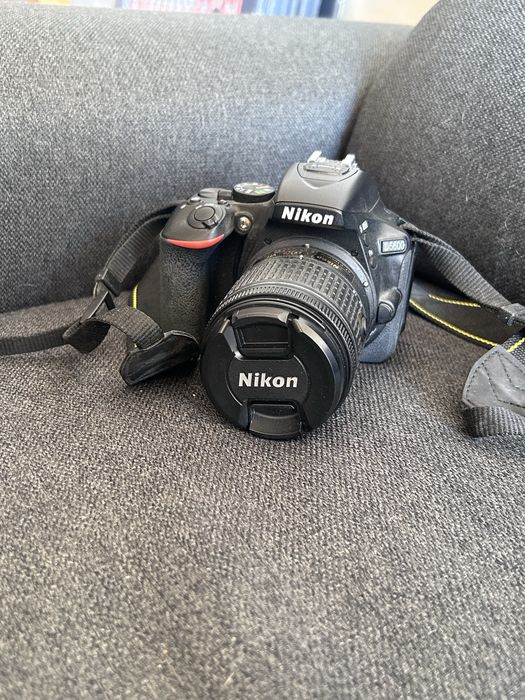 Nikon D5600 комплект с 18-105mm