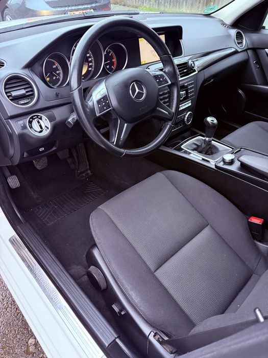 Mercedes C W204 // Facelift // 2012 // 232.500 km // Full LED // EURO 5 //