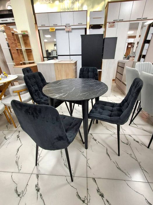 Стол и стулья комплект