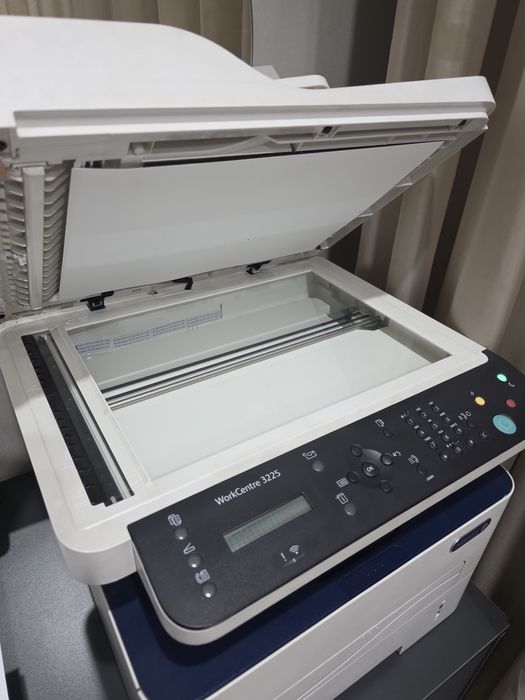 Продам принтер (МФУ) XEROX 3225