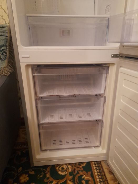 Продаю холодильник