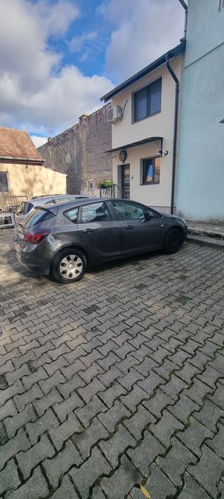 OPEL Astra 2011 — imagine 3