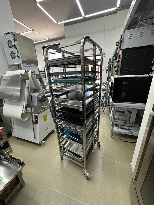 Тележка для противней Шпилька