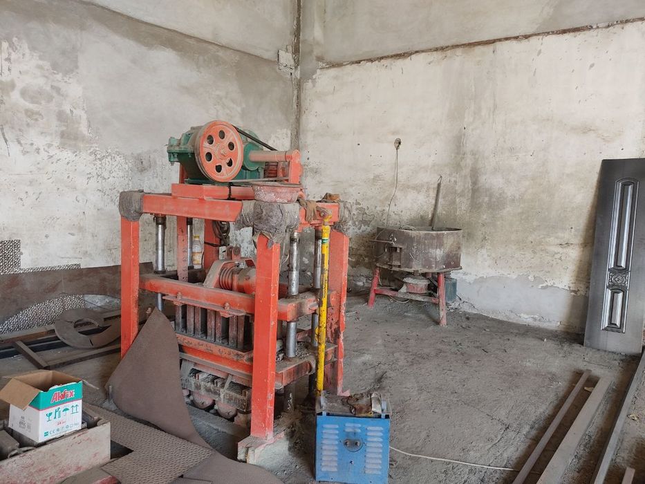 Шлакоблок  ишлаб чикариш ускуналари сотилади