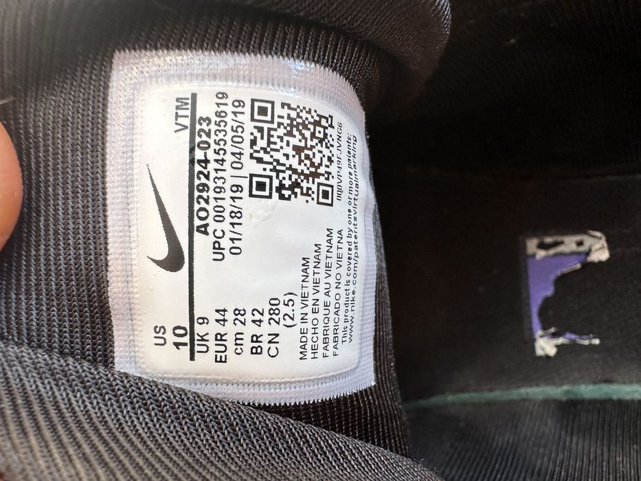 Vand adidasi nike