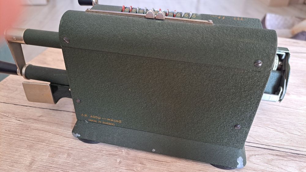 Mașina de calcul veche Suedeza Multo