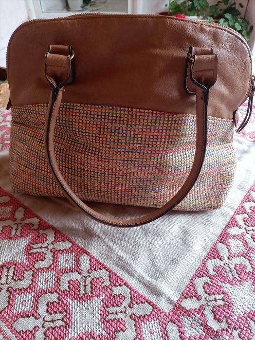 Чисто нова дамска чанта