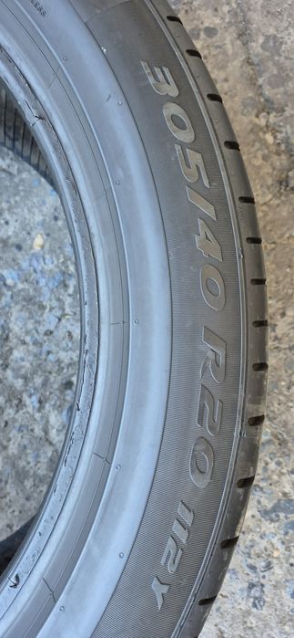 4 anvelope vara runflat Pirelli,fata 275/45/20,spate 305/40/20.Pretul este pe bucata.